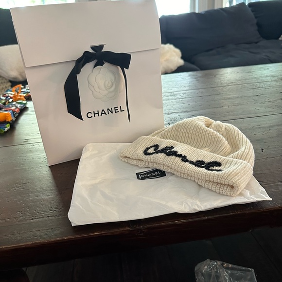 Chanel Beanie - Picture 5 of 5